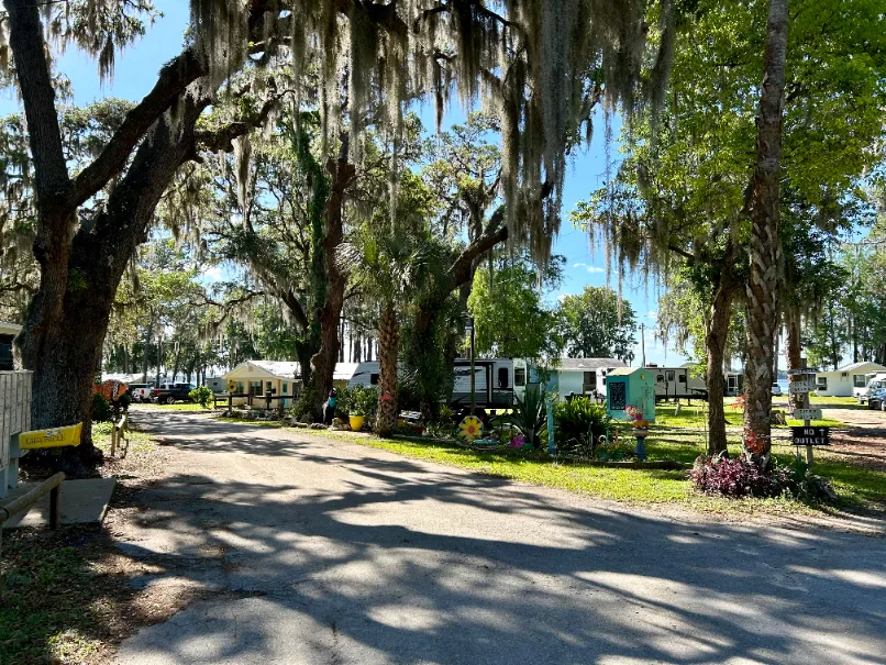 Inglis Lakeside RV Park - Inglis, FL (26)