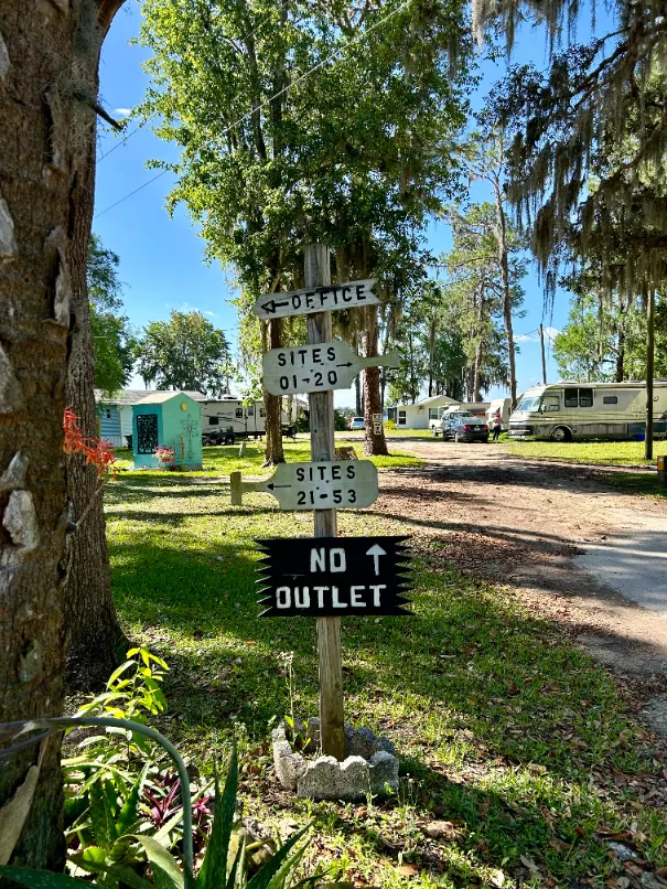 Inglis Lakeside RV Park - Inglis, FL (28)