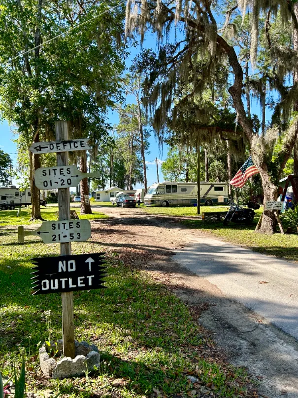 Inglis Lakeside RV Park - Inglis, FL (29)