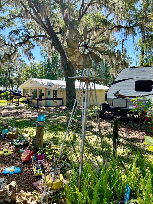 Inglis Lakeside RV Park - Inglis, FL (41)